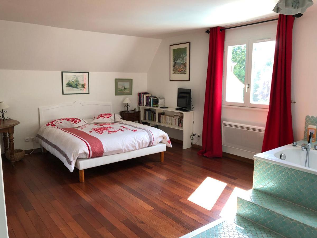 Chambres d'hotes Les Hibiscus Maisons-Laffitte Extérieur photo